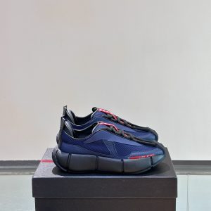Ashley奢品实拍 PRADA/普拉达 男士新款厚底拼接运动鞋,这款厚底运动鞋采用牛皮拼接织物网眼鞋面制成,搭配加厚橡 图1