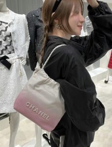 Chanel 24S 渐变粉色mini 22bag 图2