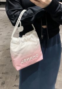 Chanel 24S 渐变粉色mini 22bag 图3