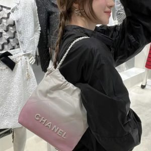 Chanel 24S 渐变粉色mini 22bag 图2