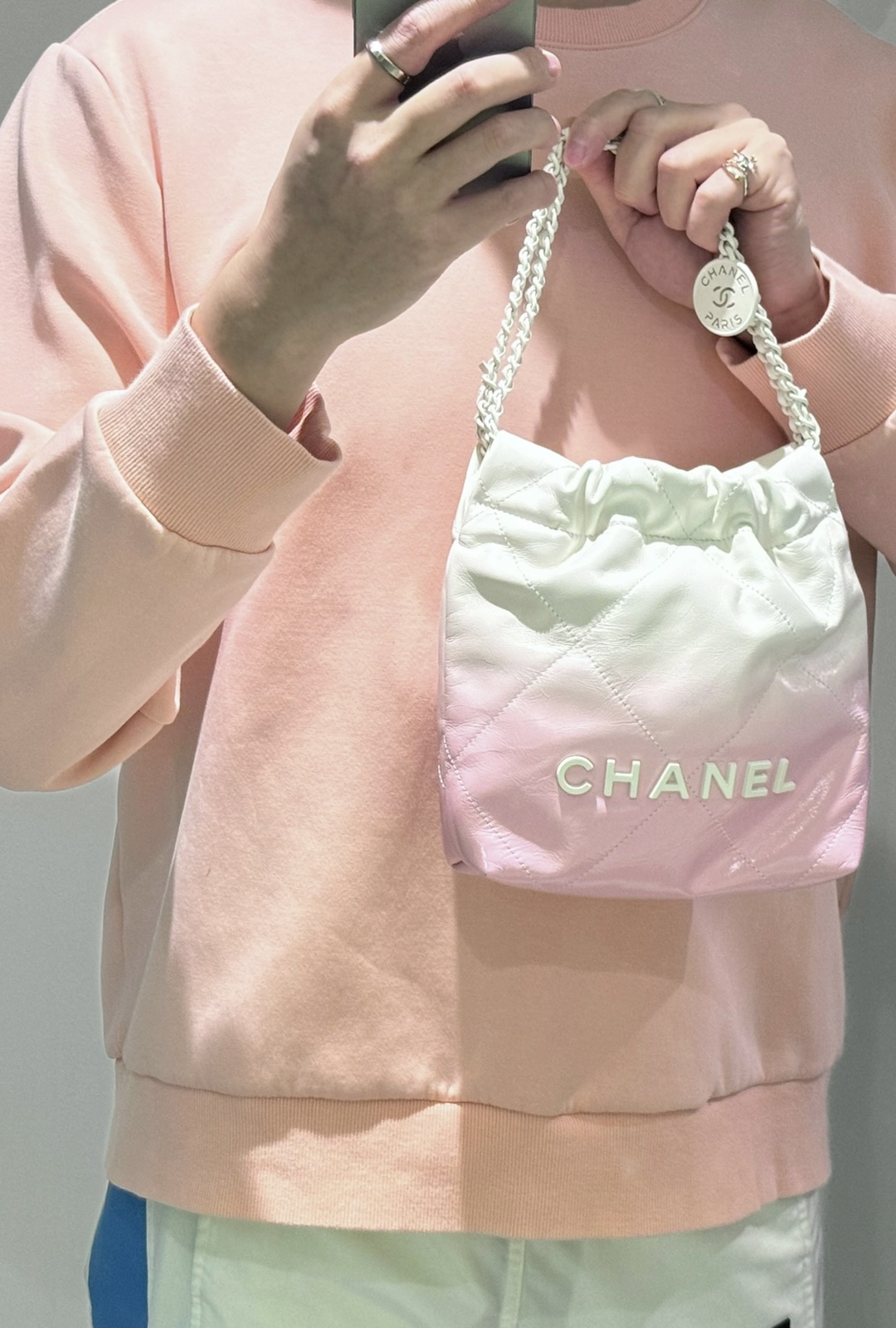 Chanel 24S 渐变粉色mini 22bag 图5