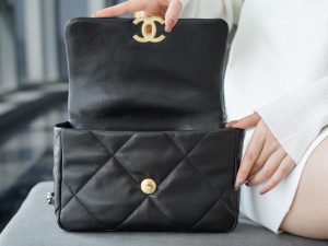 CHANEL BAG 经典黑 小号 图6