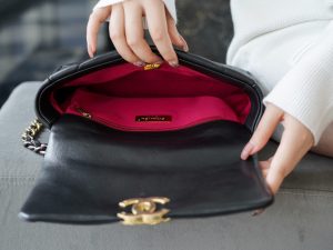 CHANEL BAG 经典黑 小号 图7