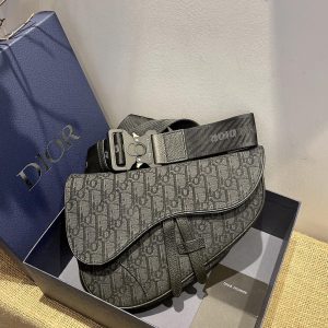 Ashley奢品实拍 (原单配盒子)迪马鞍包(情侣款)马鞍包(原单品质)男士单品分享 斜挎包 男款的Saddle Bag 图1