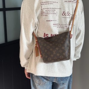 lv allin bb 男生背也还可以 图1