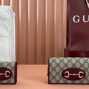新款Gucci Horsebit 1955系列链条钱包卡包红色/pvc出货!型号:621892,621887。组合小视频 图1
