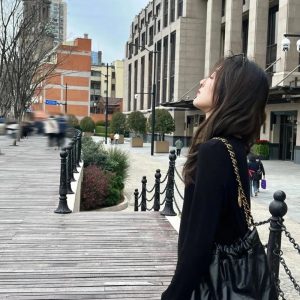 CHANEL 22 bag 垃圾袋 上身图 图2