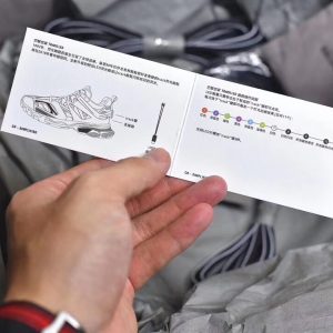 细节鉴定巴黎世家 Balenciaga Track Trainer LED 霓虹光变 图1