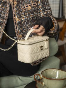 Chanel 25c 新款 手柄盒子包 荔枝牛 米白 图1