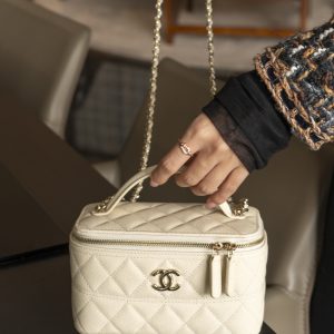 Chanel 25c 新款 手柄盒子包 荔枝牛 米白 图4