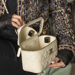 Chanel 25c 新款 手柄盒子包 荔枝牛 米白 图5