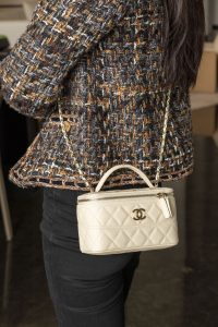 Chanel 25c 新款 手柄盒子包 荔枝牛 米白 图7