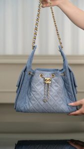 Chanel small hobo bag 牛仔蓝小号 图1