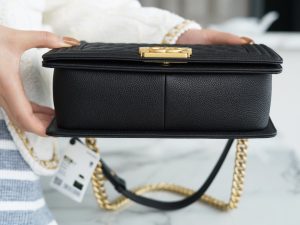 Chanel leboy 大球纹黑金中号 图4