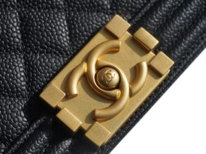 Chanel leboy 大球纹黑金中号 图9