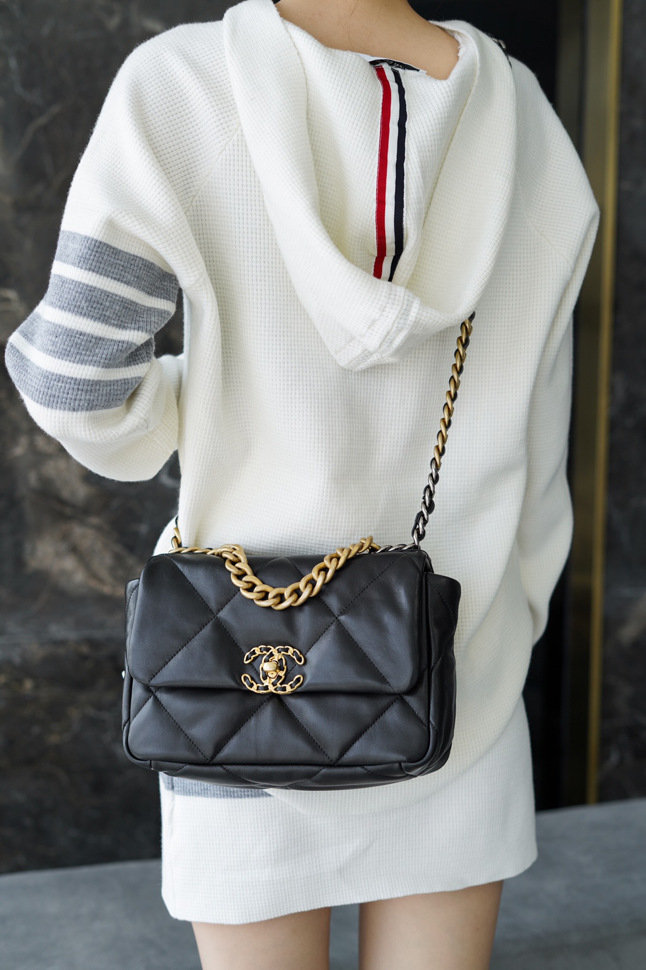 CHANEL BAG 经典黑 小号 图2