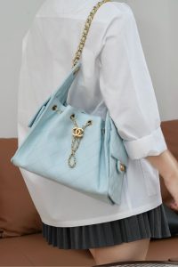 Chanel small hobo 蒂芙尼蓝小号 图3