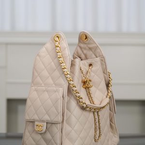 Chanel hobo bag 杏色鱼子酱 中号 图4
