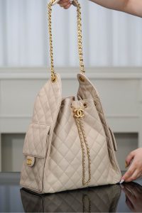 Chanel hobo bag 杏色鱼子酱 中号 图5
