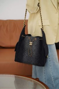 Chanel hobo bag 黑色牛仔 中号 图3