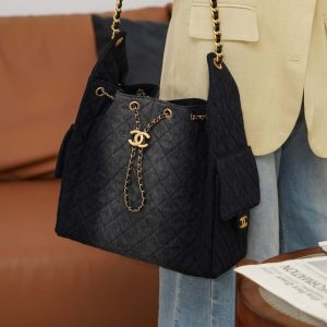 Chanel hobo bag 黑色牛仔 中号 图5