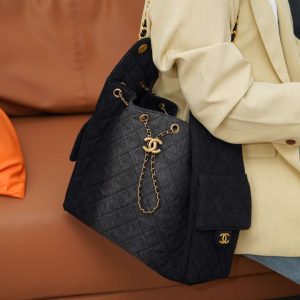 Chanel hobo bag 黑色牛仔 中号 图6