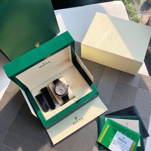 谈到劳力士游艇名仕型系列中最受欢迎应该就是116655-Oysterflex bracelet腕表了 图1