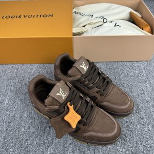 上新 1v驴牌 Trainer Damier 压纹正绒面牛皮革 圆头系带 运动 低帮板鞋 深棕色 图1