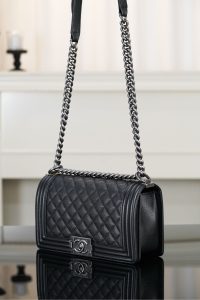 Chanel Leboy 小球纹 黑银中号 图5