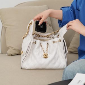 Chanel small hobo 白色 鱼子酱 小号 图5
