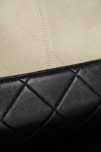 Chanel 26ss熊猫配色 米色帆布购物袋 小号 图3