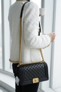 Chanel Leboy 小羊皮黑金中号 图3