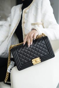 Chanel Leboy 小羊皮黑金中号 图5