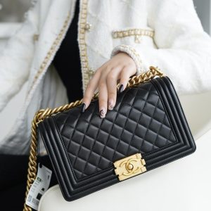 Chanel Leboy 小羊皮黑金中号 图5