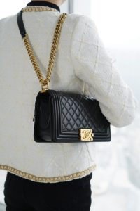Chanel Leboy 小羊皮黑金中号 图6