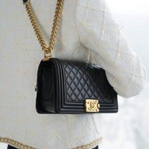 Chanel Leboy 小羊皮黑金中号 图6