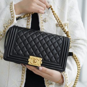 Chanel Leboy 小羊皮黑金中号 图7