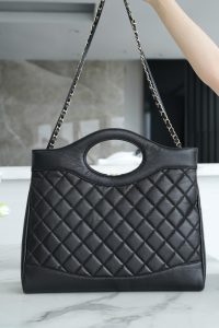 Chanel 31bag 大号黑色 褶皱小牛皮 图3