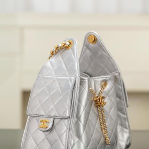 Chanel small hobo 银色 小号 图3