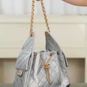 Chanel small hobo 银色 小号 图4