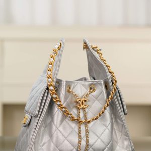 Chanel small hobo 银色 小号 图5