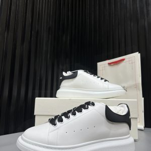 Alexander McQueen——最新升级版,最.最.最高端定制,上脚超赞,M多网红秀......代购买手必带的货 图1