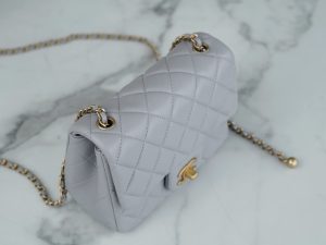 Chanel 金属球方胖子 浅灰 图4