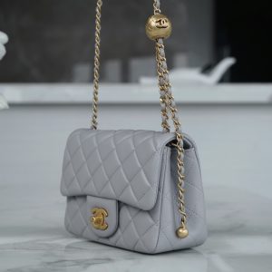 Chanel 金属球方胖子 浅灰 图7