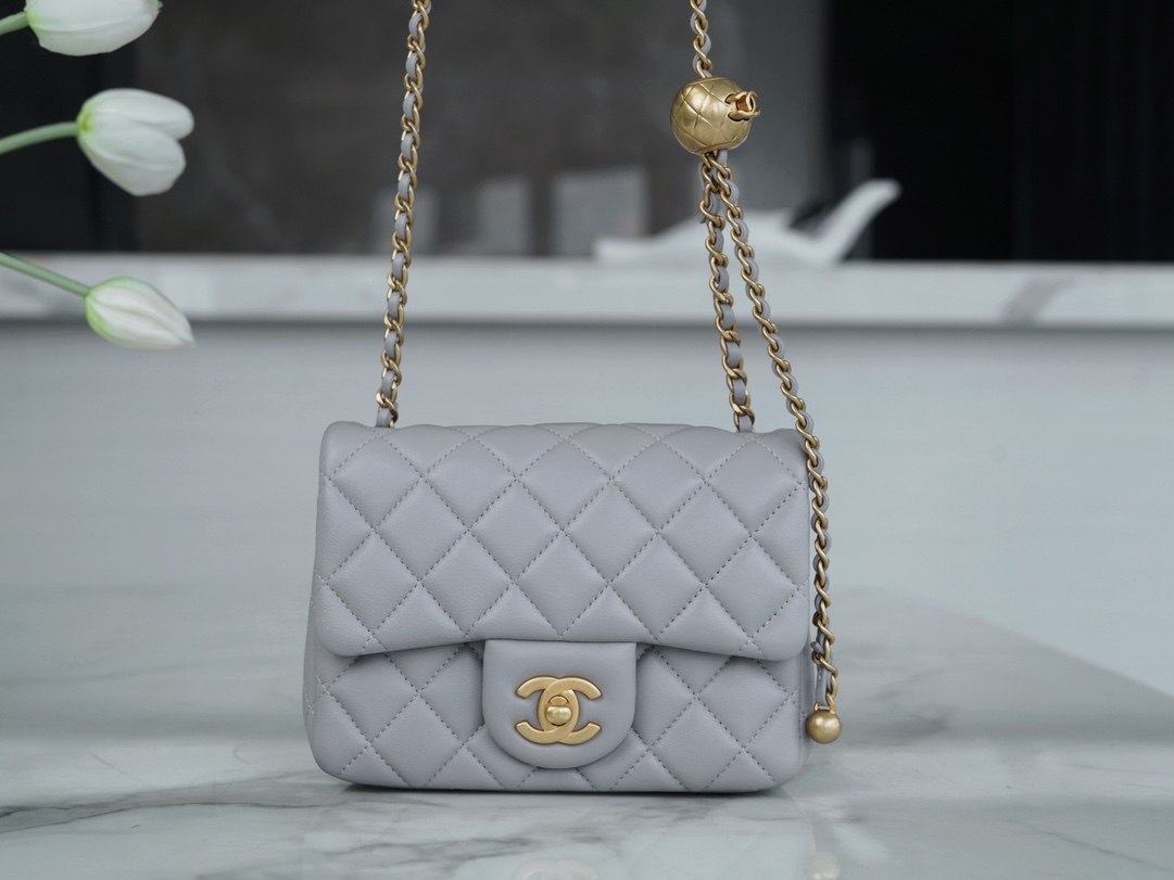 Chanel 金属球方胖子 浅灰 图2