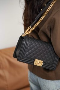 Chanel leboy 小球纹黑金中号 图7