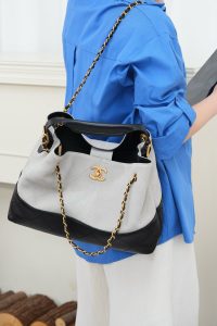 Chanel 25A 麂皮购物袋 灰色小号 图5