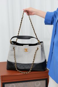 Chanel 25A 麂皮购物袋 灰色小号 图8
