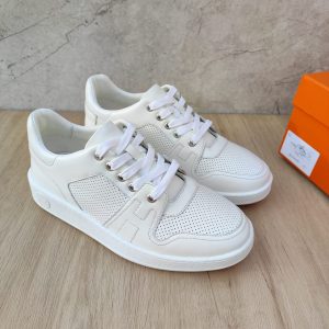 爱马仕 HERMES新款男士Free系列时尚休闲运动板鞋 意大利小牛皮质,鞋身数码孔搭配 舒适高工艺双色橡胶鞋底饰有重新 图1