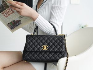 CHANEL Coco handle 牛皮手柄 黑色 中号 图4